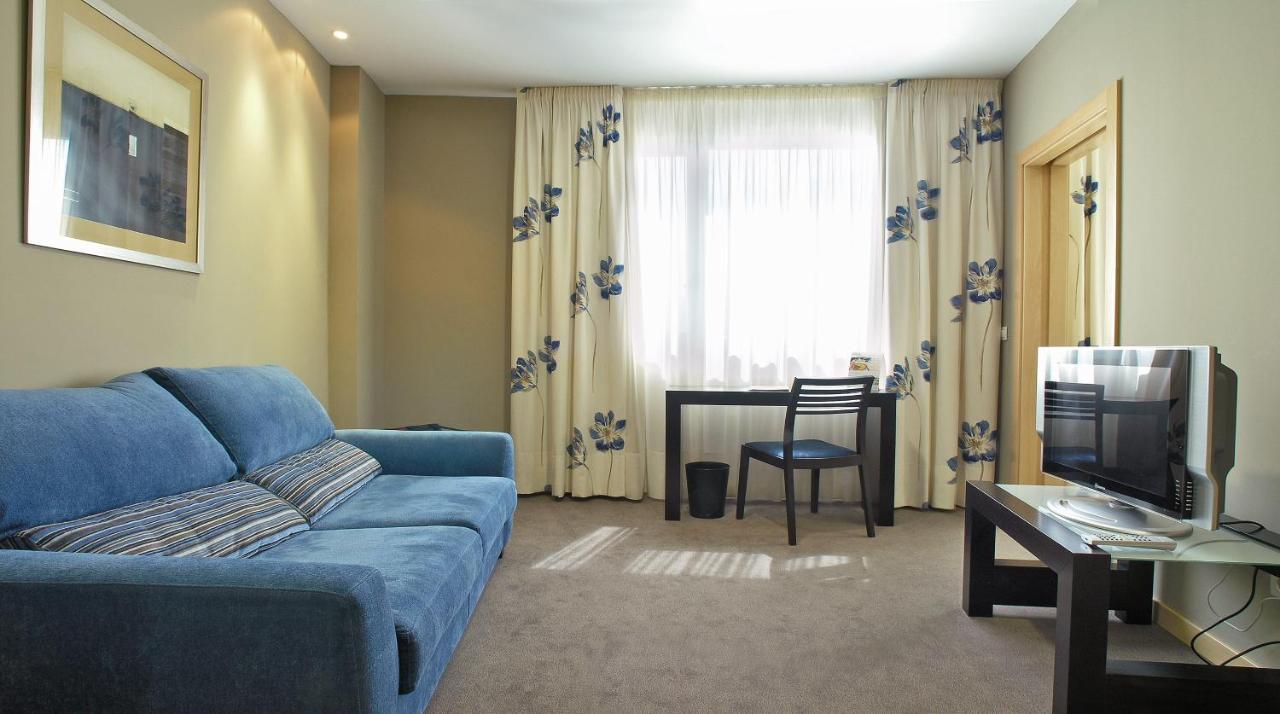 Hotel Pamplona Cross Elorz Imárcoain Zewnętrze zdjęcie